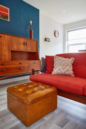 Binks - Seafront 1 bed first floor apartment